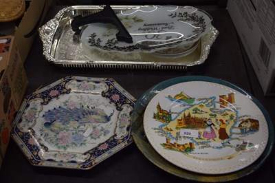 Lot 620 - Decorative plates, serving tray etc