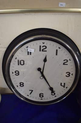 Lot 641 - Large battery operated wall clock
