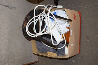 Lot 723 - Box of house clearance sundries