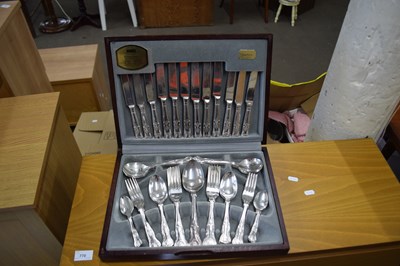 Lot 771 - Canteen of Viners silver plated cutlery