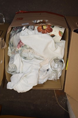 Lot 776 - Box of glass wares etc