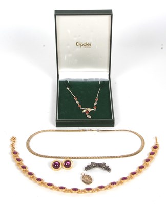 Lot 292 - A mixed lot of jewellery: to include an amber...