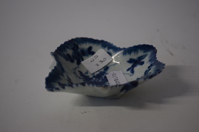 Lot 405 - An 18th Century Worcester porcelain pickle dish