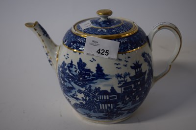 Lot 425 - An 18th Century Worcester tea pot, barrel...