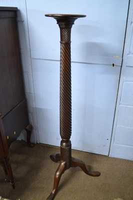 Lot 600 - Early 20th Century mahogany torchere plant stand