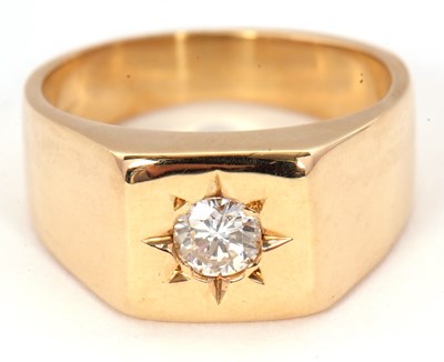 Lot 27 - A gentleman's diamond ring, the gypsy set...