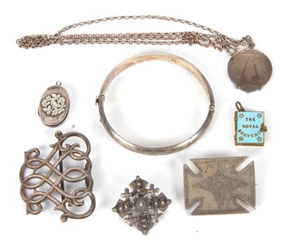 Lot 263 - A quantity of silver and white metal jewellery...