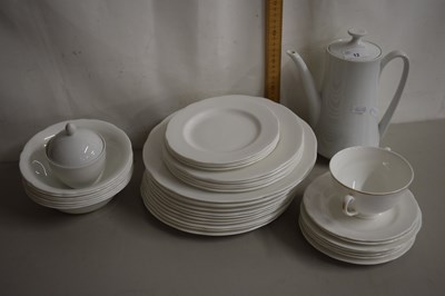 Lot 12 - Quantity of Mayfair dinner wares