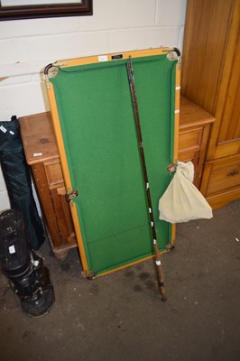 Lot 517 - A table top snooker table