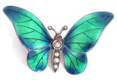 Lot 175 - Vintage butterfly brooch, the outstretched...