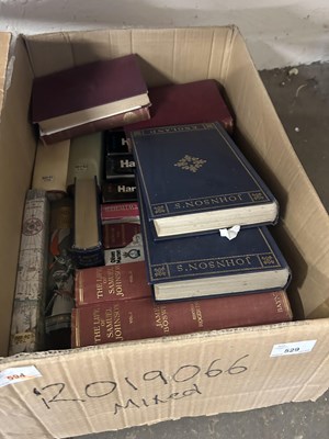 Lot 529 - Box of mixed books