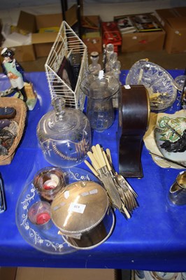 Lot 630 - Mixed Lot: Glass ware, table cruet and other...