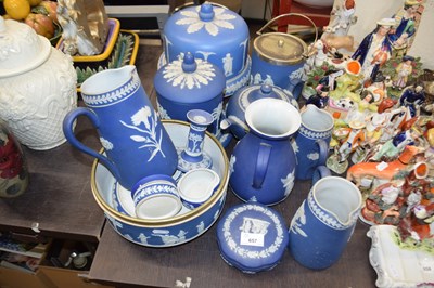 Lot 657 - Quantity of assorted jasper ware style items