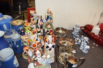 Lot 658 - Quantity of assorted Staffordshire and similar...