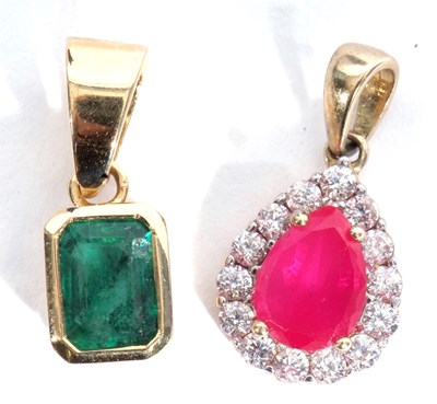 Lot 184 - Mixed Lot: modern emerald pendant of...