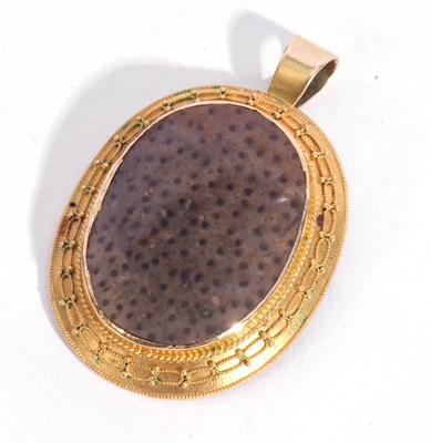 Lot 186 - Antique yellow metal hardstone set pendant of...