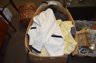 Lot 771 - Quantity of assorted clothing