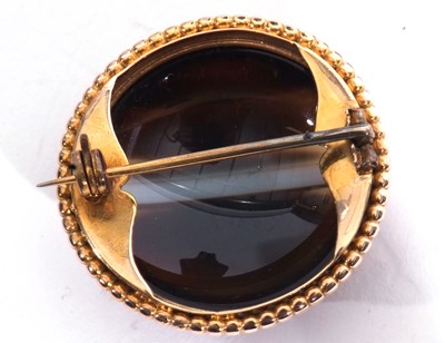Lot 195 - Banded cabochon agate brooch together with...