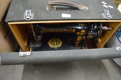 Lot 777 - Singer sewing machine