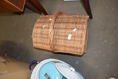 Lot 779 - Wicker picnic hamper and assorted contents