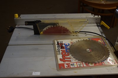 Lot 811 - Circular saw work bench