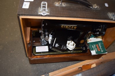 Lot 829 - Singer sewing machine