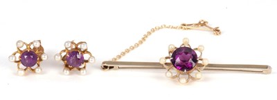 Lot 79 - An amethyst and seed pearl bar brooch and...