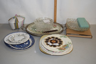 Lot 11 - Mixed Lot: Various decorated plates, glass...