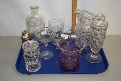 Lot 22 - Mixed Lot: Various glass wares to include a...