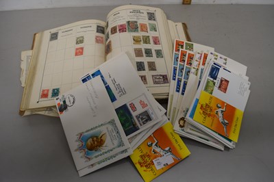 Lot 59 - A junior stamp album together with a range of...