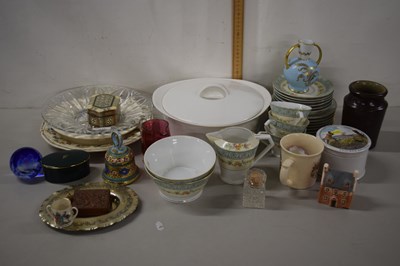 Lot 136 - Mixed Lot: Various tea wares, glass wares etc