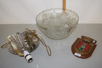 Lot 149 - Mixed Lot: Glass lemonade set, table lamp,...