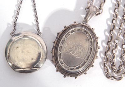 Lot 253 - Mixed Lot: Victorian large oval locket...