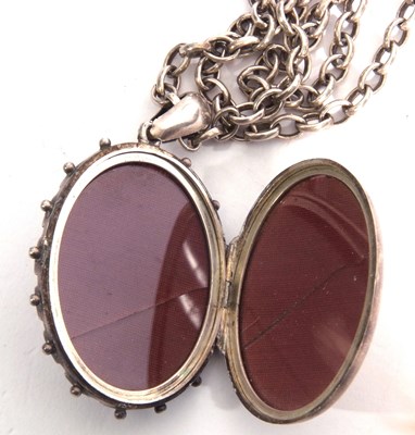 Lot 253 - Mixed Lot: Victorian large oval locket...