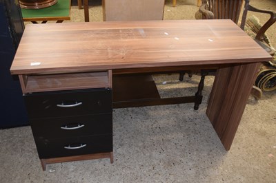 Lot 319 - A modern desk or dressing table