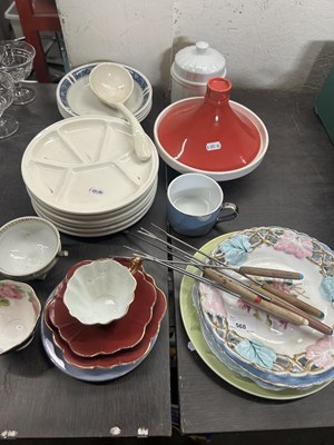 Lot 568 - Mixed Lot: Various assorted dinner wares, tea...