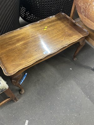 Lot 663 - Mahogany cabriole leg coffee table