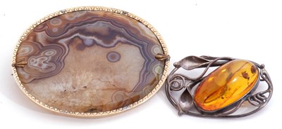 Lot 294 - Mixed Lot: large oval shaped agate brooch in...