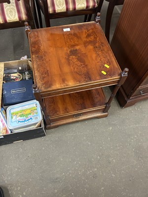 Lot 690 - Reproduction mahogany veneered lamp table