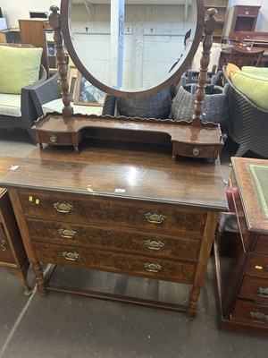 Lot 711 - An early 20th Century walnut veneered three...