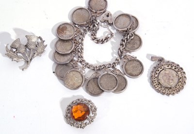 Lot 307 - Quantity of mixed jewellery to include a...