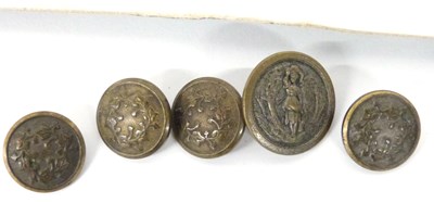 Lot 324 - Small quantity of vintage brass buttons to...