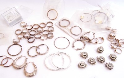 Lot 335 - Mixed Lot: mainly white metal jewellery to...