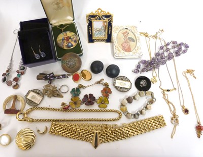 Lot 340 - Box of costume jewellery to include necklaces,...