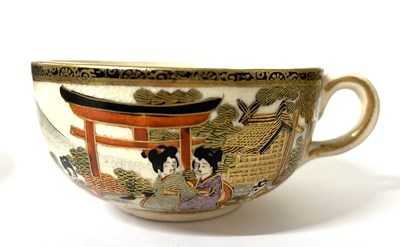 Lot 254 - A Satsuma vase of quatre foil shape, Meiji...