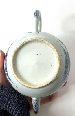 Lot 255 - An 18th Century Chinese Export teapot and...