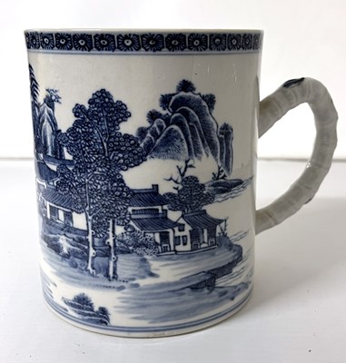 Lot 262 - An 18th Century Chinese Export porcelain...