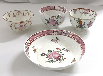 Lot 432 - A Lowestoft tea bowl and saucer with a pink...