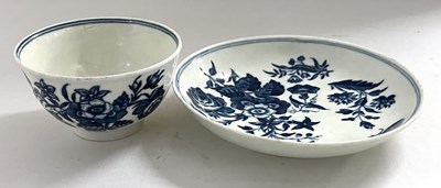 Lot 453 - A Worcester porcelain tea bowl and saucer of...