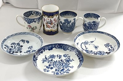 Lot 458 - Group of blue and white Worcester porcelain,...